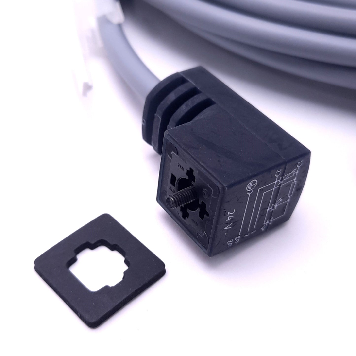 New Festo KMEB-1-24-5-LED Plug Socket With Cable Angled, 3-Pin Type C, 151689