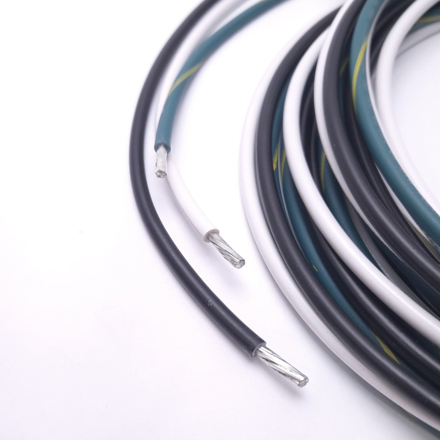 New Turck GKDF 32-3M/14.75/NPT D-Size 1-3/8" Female Receptacle 3-Pin, UX12067