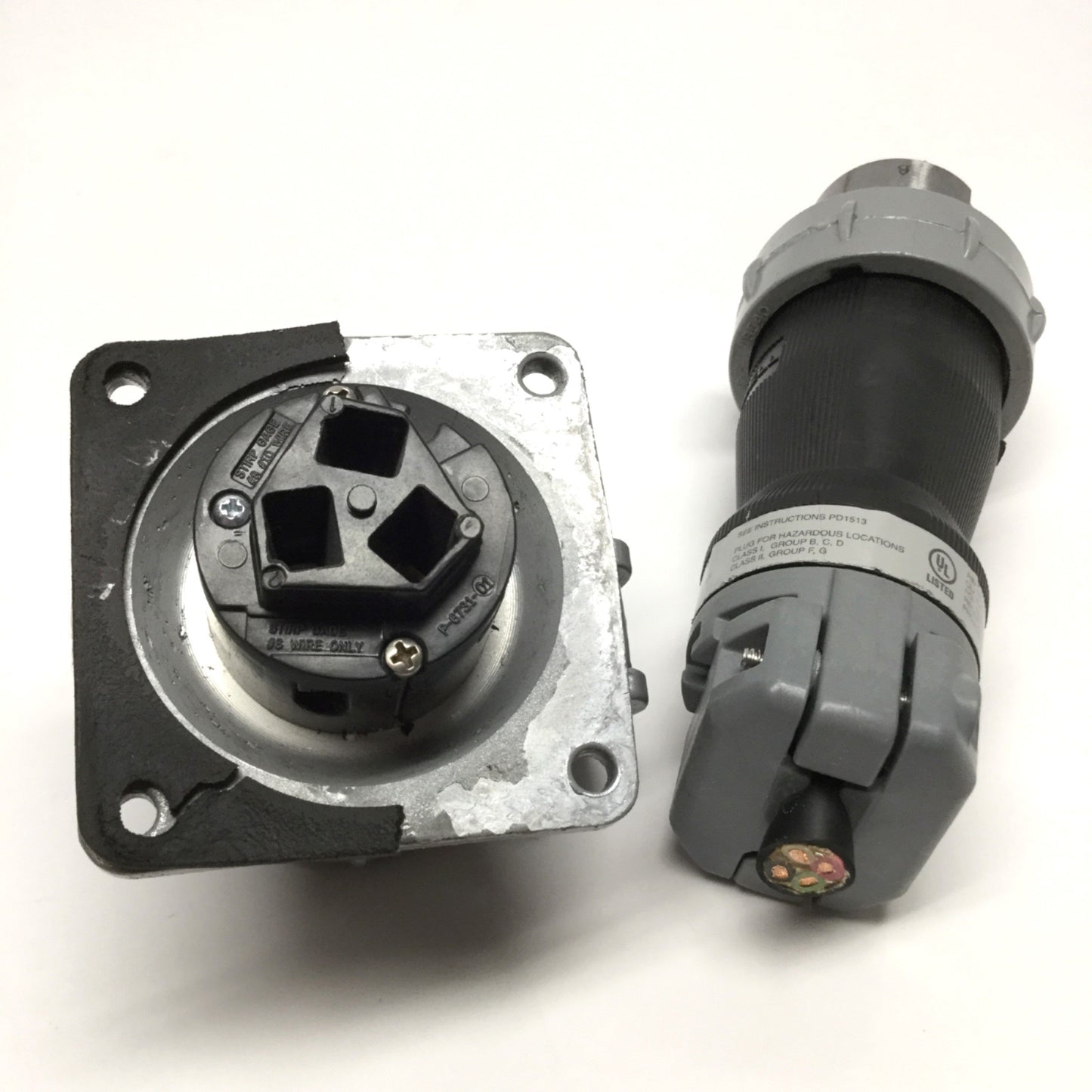 Used Hubbell HBL430PS1W Insulgrip Pin & Sleeve Plug & Receptacle 3-Pole 4-Wire, 30A