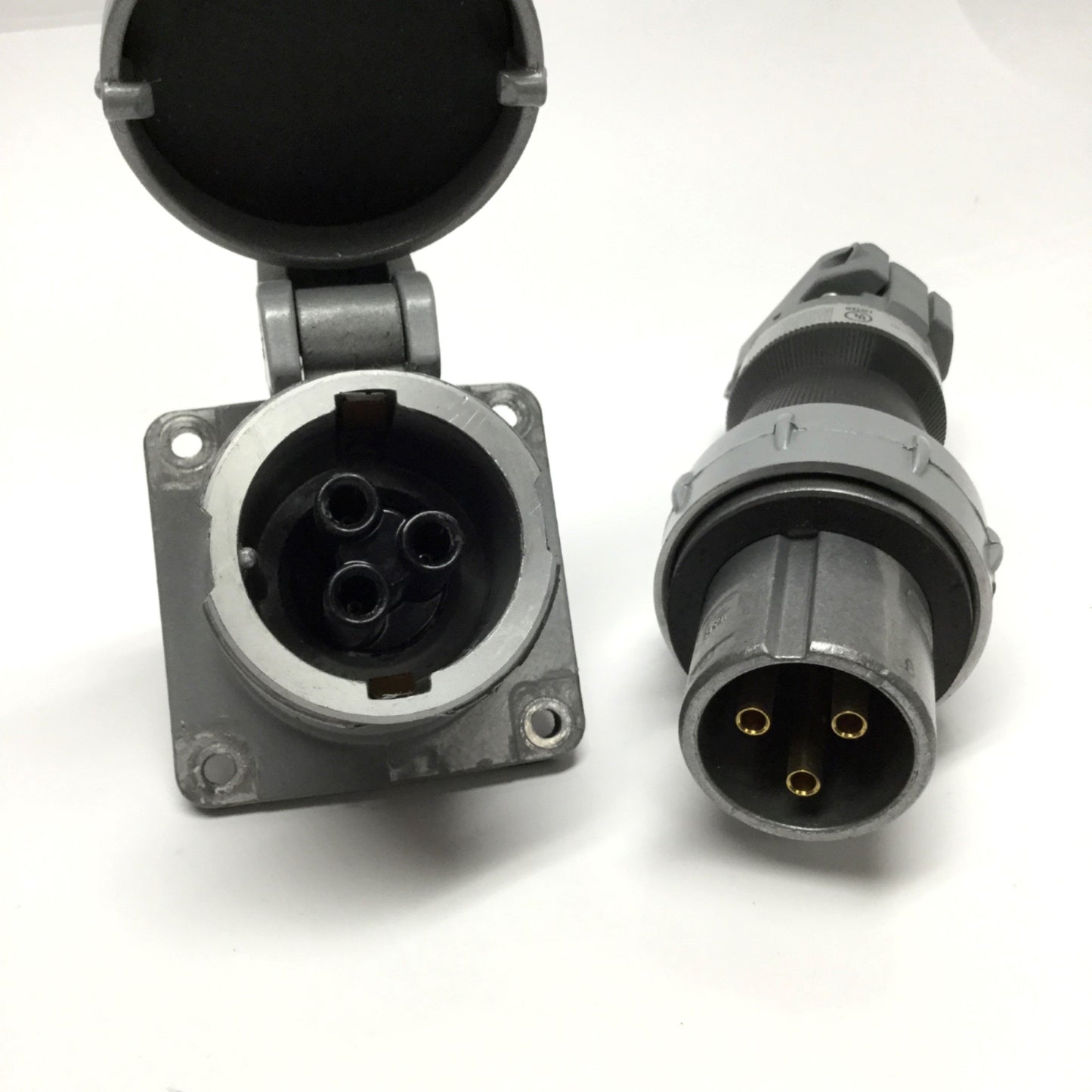 Used Hubbell HBL430PS1W Insulgrip Pin & Sleeve Plug & Receptacle 3-Pole 4-Wire, 30A