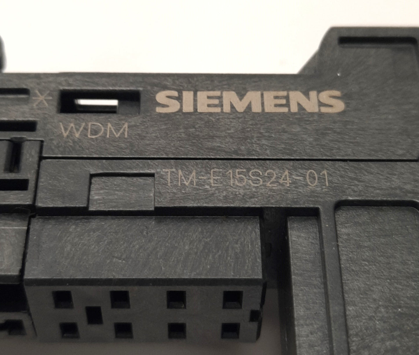 New – Open box Lot of 4 Siemens TM-E15S24-01 6ES7 193-4CB20-0AA0 Simatic S7 Terminal Base