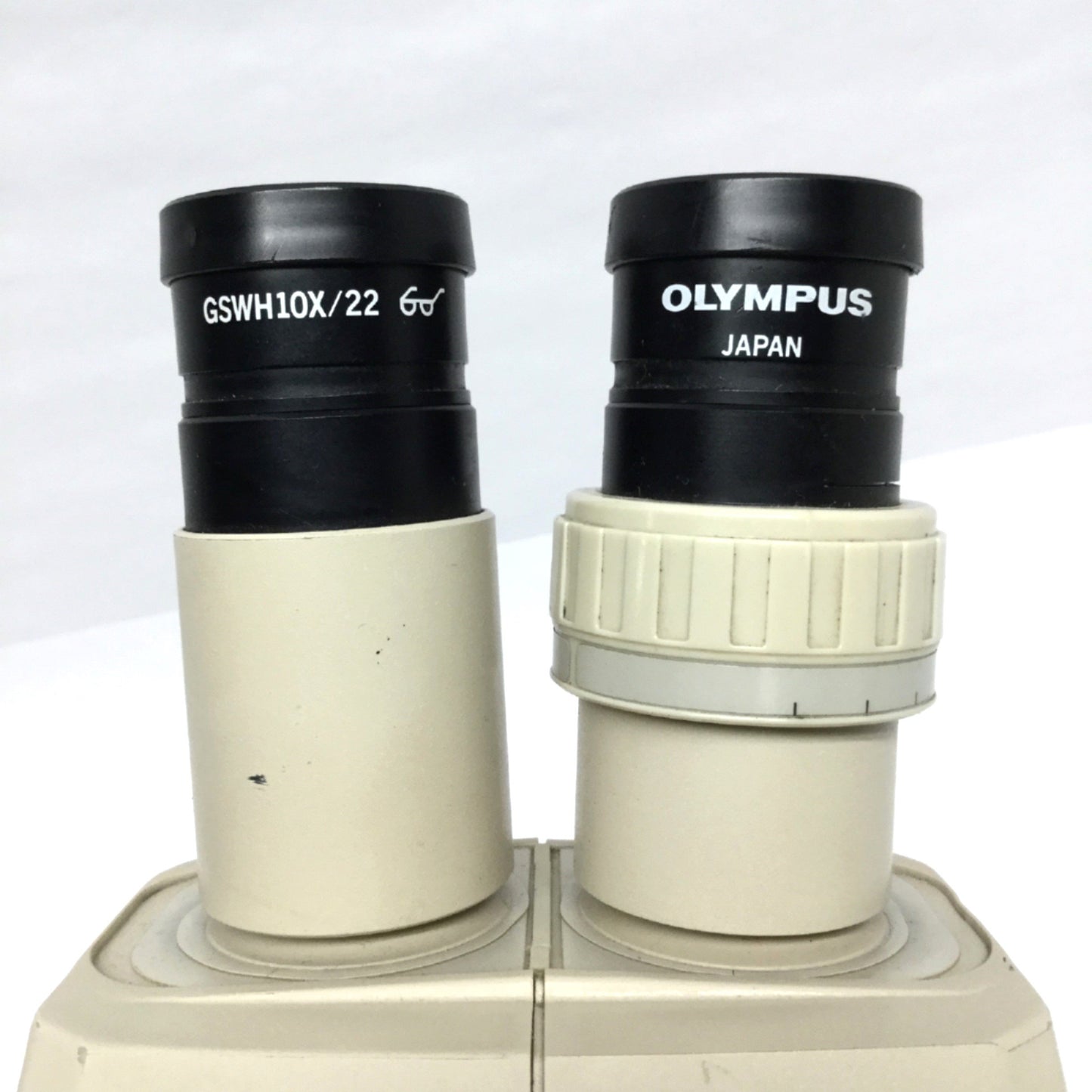 Used Olympus SZ4045 Binocular Stereo Microscope 0.67-4X Zoom w/ 10X Eyepieces & Stand