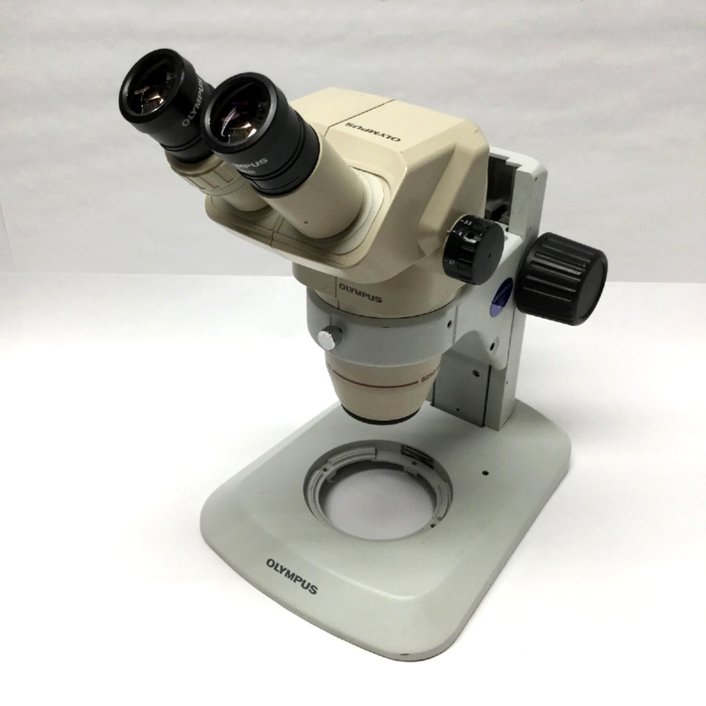 Used Olympus SZ4045 Binocular Stereo Microscope 0.67-4X Zoom w/ 10X Eyepieces & Stand