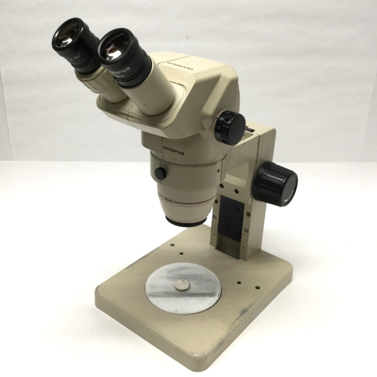 Used Olympus SZ4045 Binocular Stereo Microscope 0.67-4X Zoom w/ 10X Eyepieces & Stand