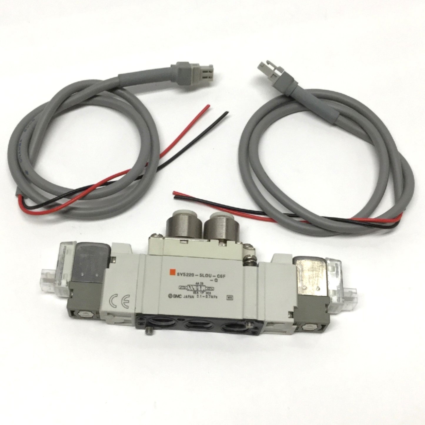 Used SMC SY5220-5LOU-C6F-Q Double Solenoid Valve, 5-Port 2-Position, 24VDC Coil