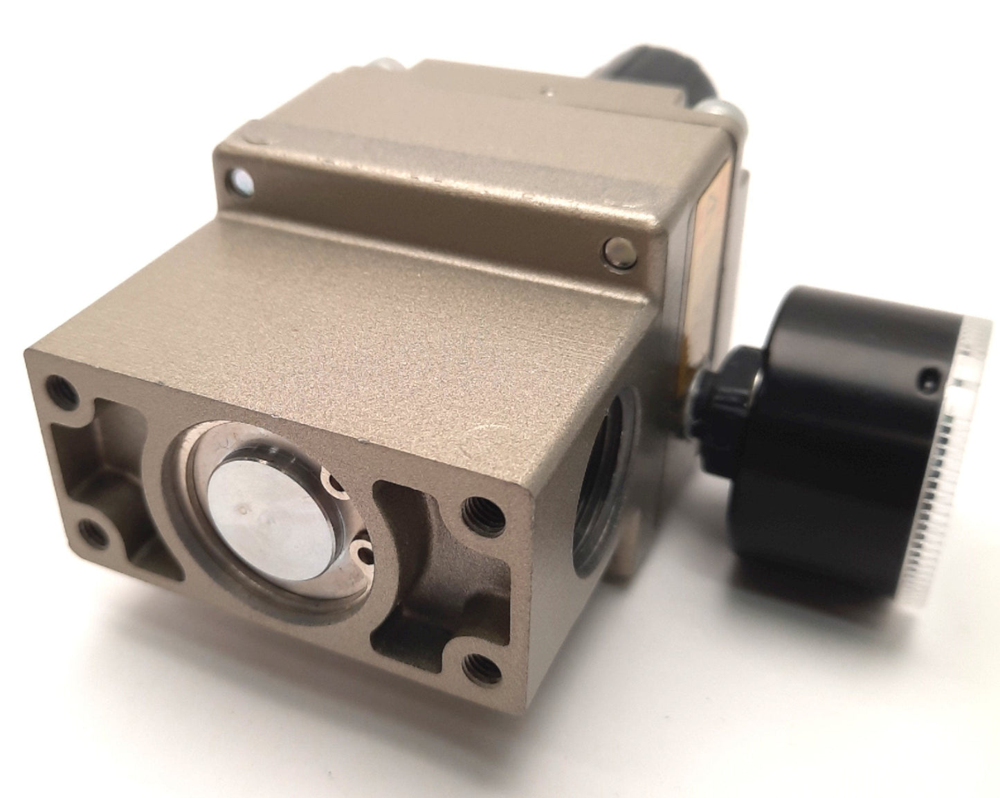 New SMC VEX 1333-04-G Power Valve Precision Regulator Size 3 Body Ported, 1/2 RC