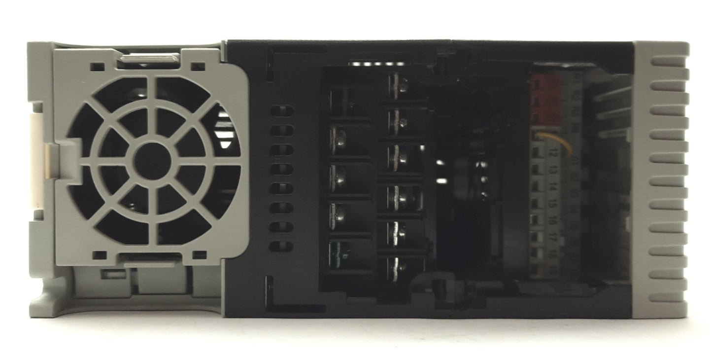 Used Allen Bradley 25B-B5P0N104 Ser A Powerflex 3PH AC Drive 1HP 0-230VAC 5A 220VAC