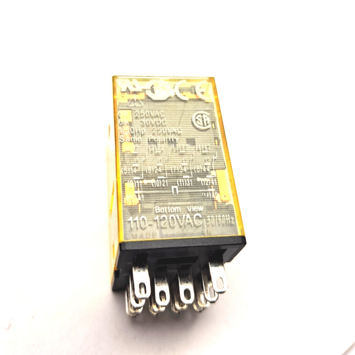 Used IDEC RU4S-A110 Power Relay Coil: 120VAC, Contact: 250VAC, 6A 4PDT RU Socket