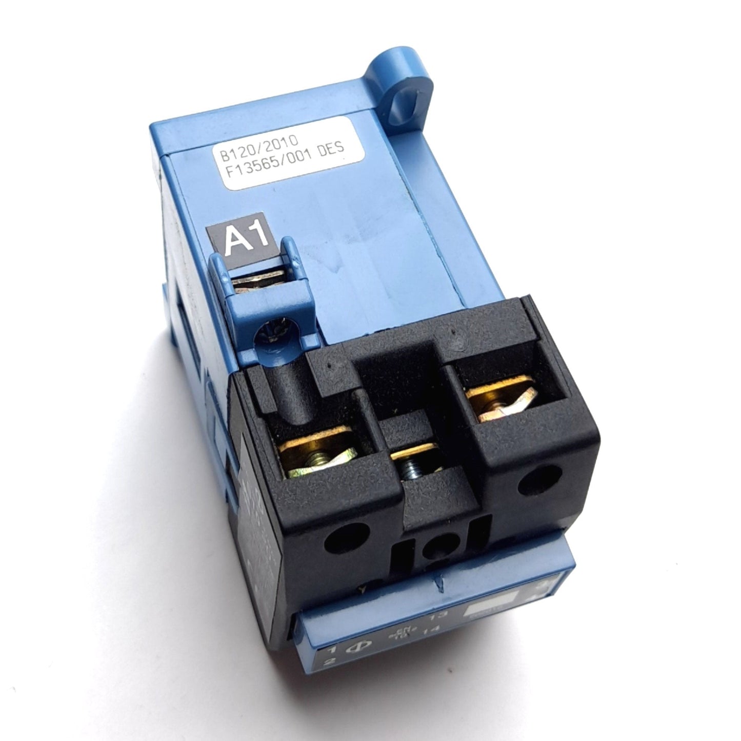 Used Kraus & Naimer S10 20 Contactor, 2-Pole W/ N/O Aux, Coil: 120VAC, 600VAC 32A