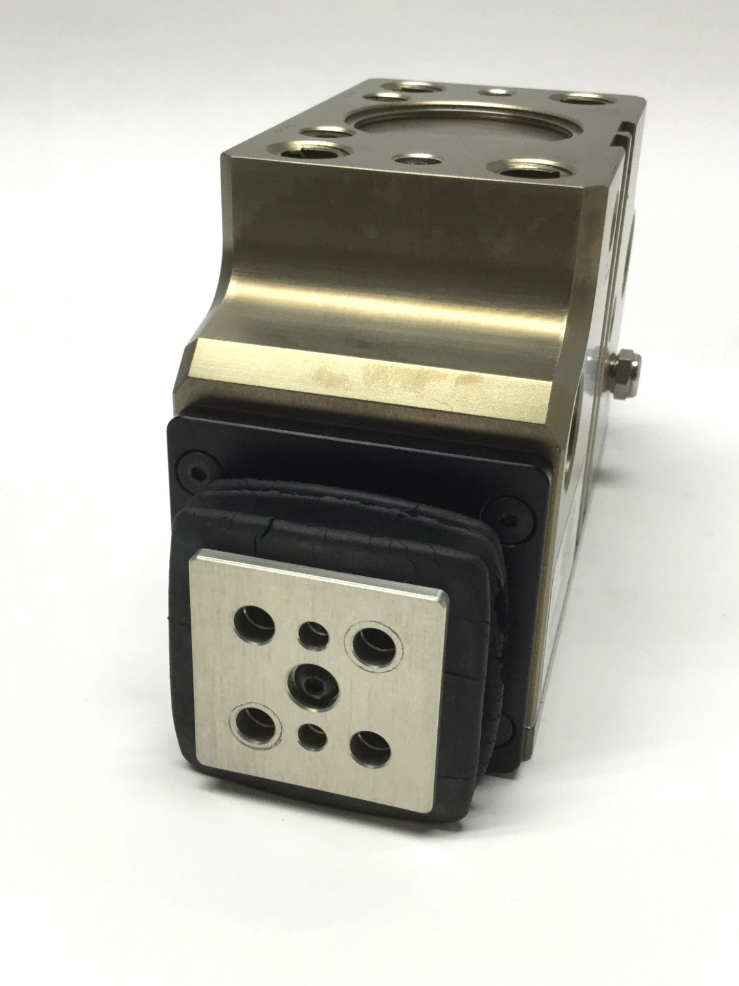 Used Destaco DPDL-175-150-E-V Modular Air Gripper 2-Jaw, 1.5" Stroke, 200lbs @ 100psi