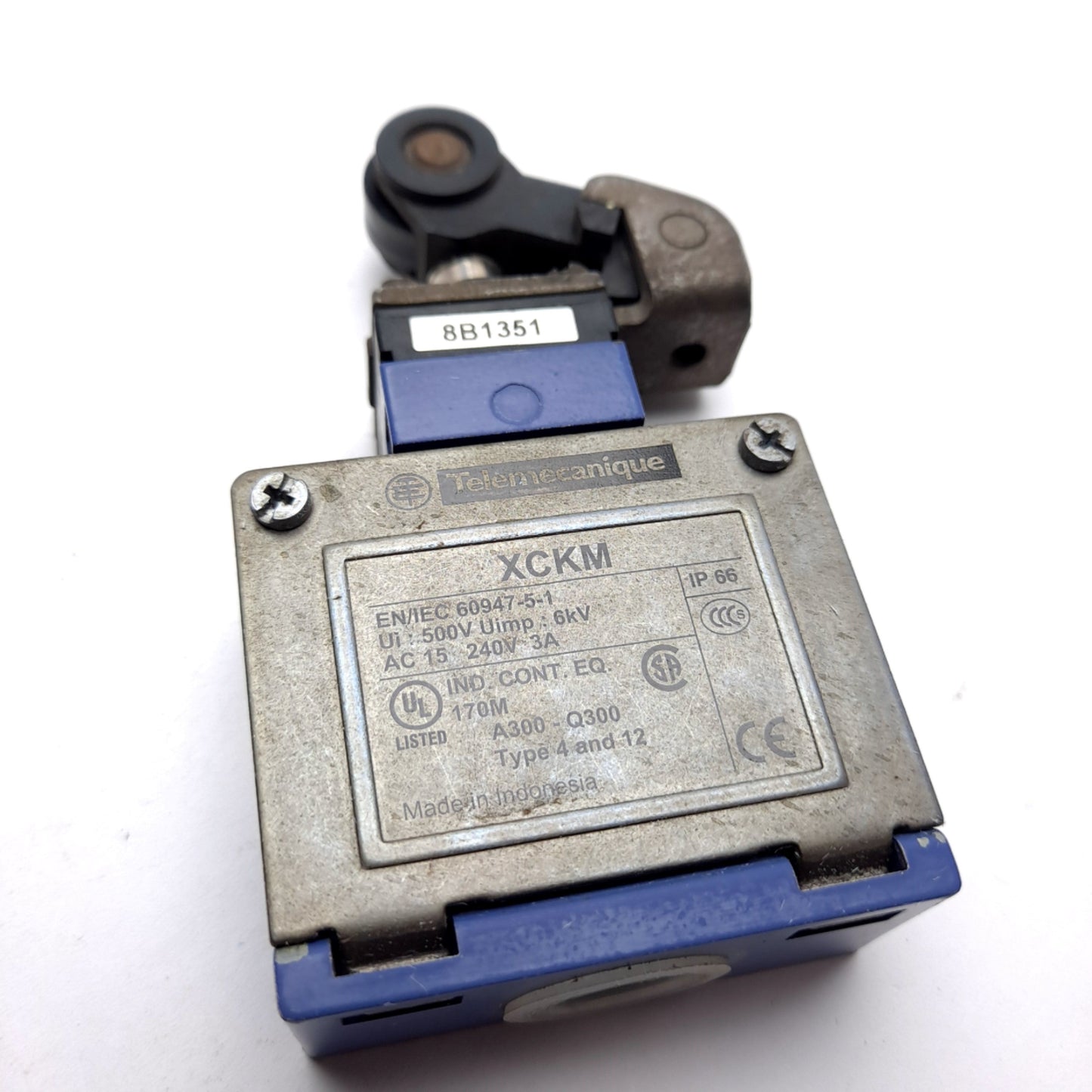 Used Telemecanique XCKM Roller Limit Switch, 1x N/O 1x N/C, Rating: 240VAC 3A