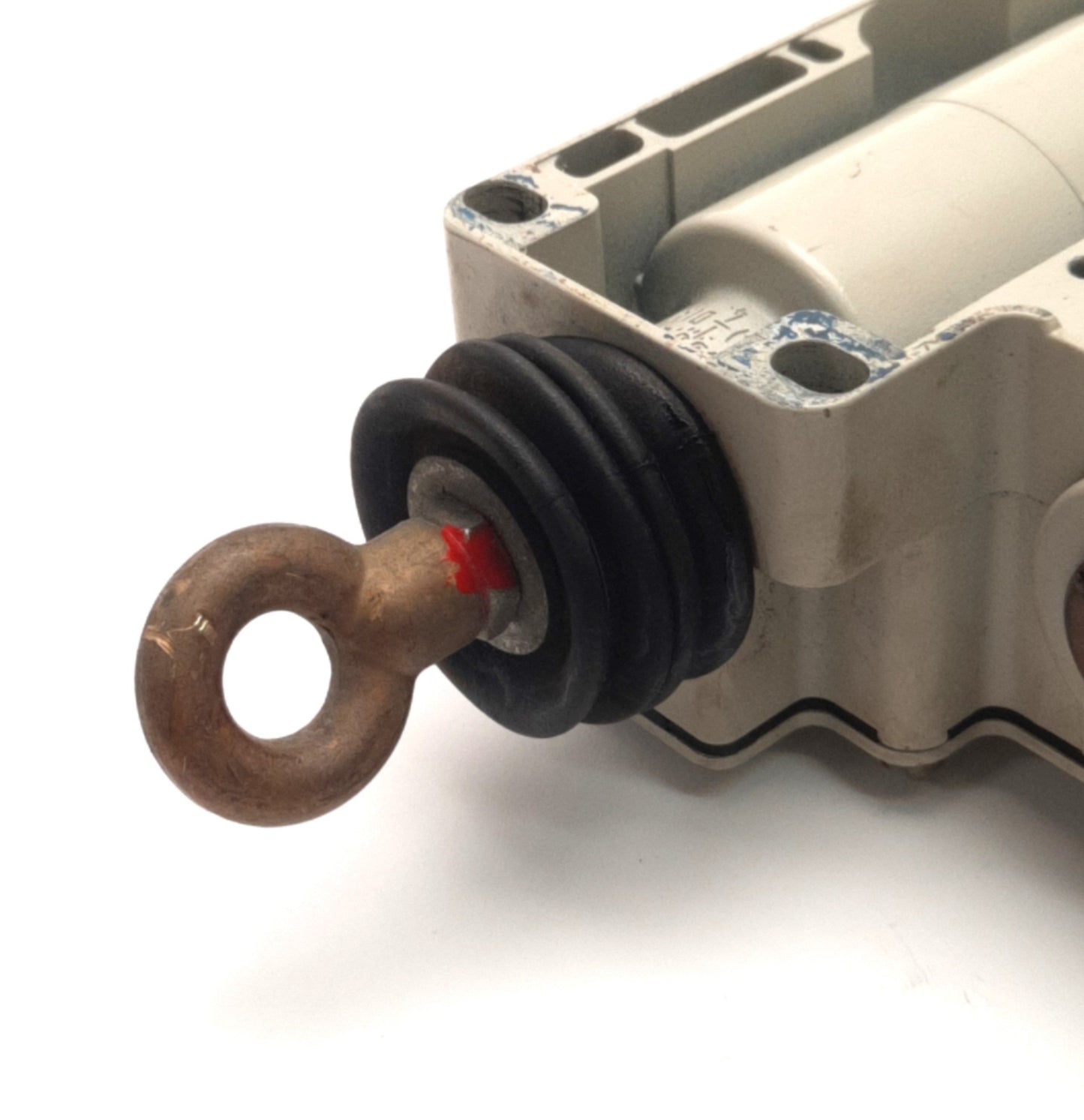 Used Telemecanique XY2CE1A150 Latching E-Stop Rope Pull Switch, NO+NC, 240vAC/250vDC