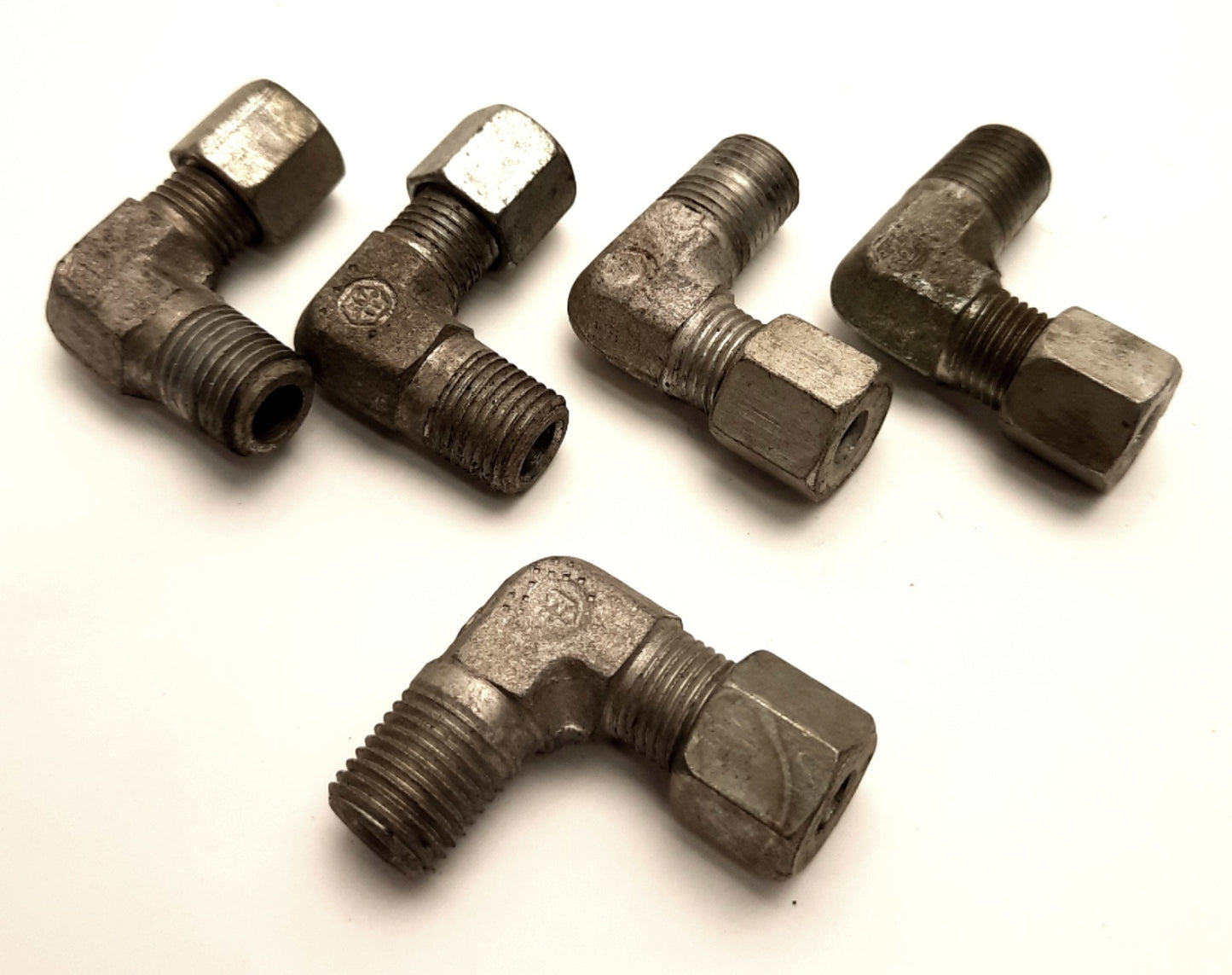 Used Lot of 5 Eaton 7405x4x4 WeatherHead Ermeto Male Elbow, 1/4" NPT - 1/4" Flareless