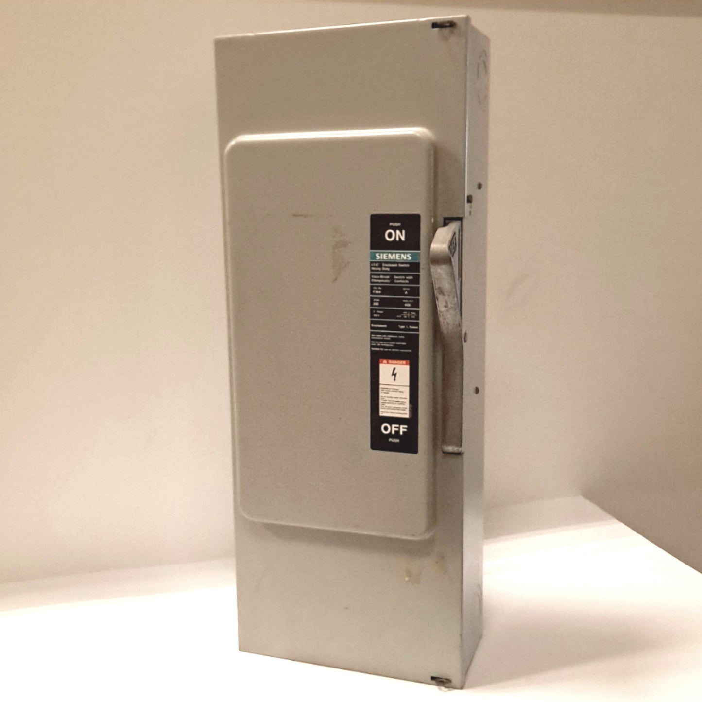 Used SIEMENS F-354 Heavy Duty Enclosed Switch 600VAC 250VDC 3-Pole 3 Phase 9" Wide
