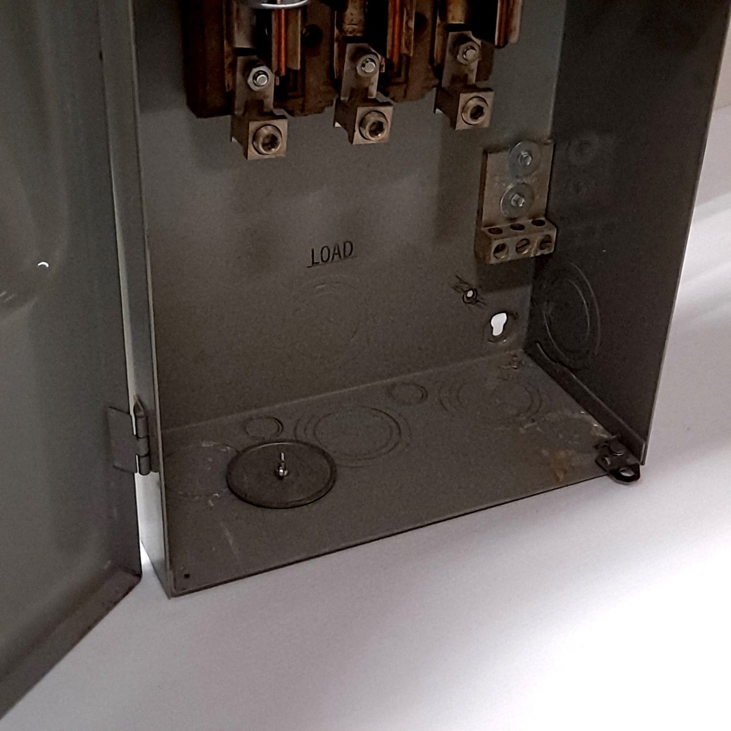 Used SIEMENS F-354 Heavy Duty Enclosed Switch, 600VAC 250VDC, 3-Pole 3-Phase, 9" Wide