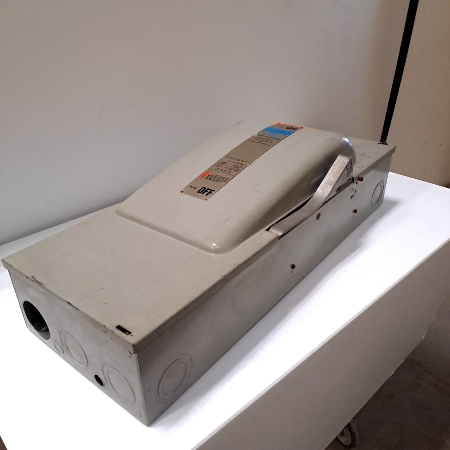Used Gould Shawmut F-354 Heavy Duty Enclosed Switch 600VAC 250VDC 3-Pole 3 Phase 9"