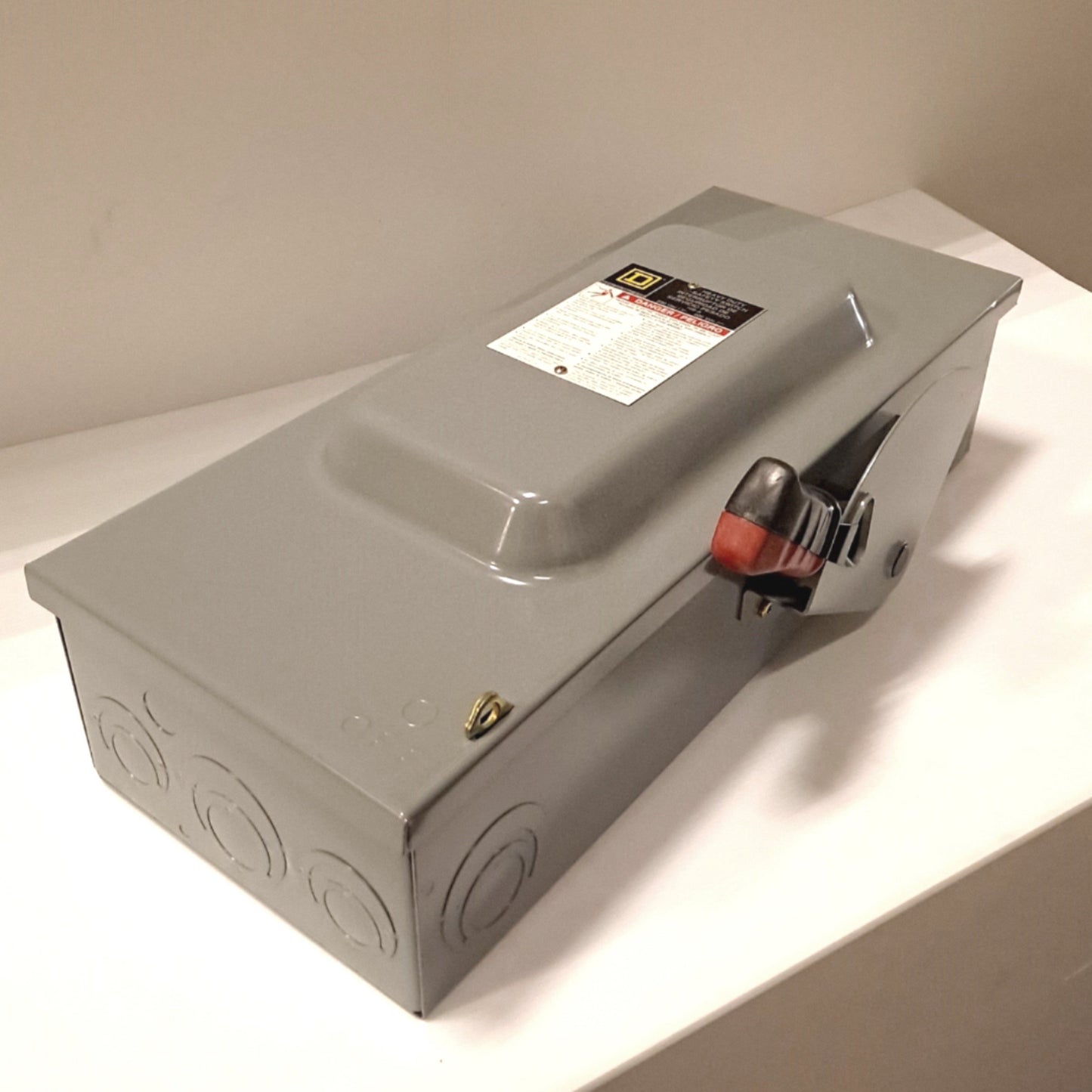 New Square D HU363 Safety switch W/ Enclosure,100A, 3 poles, 100hp, 600VAC/DC