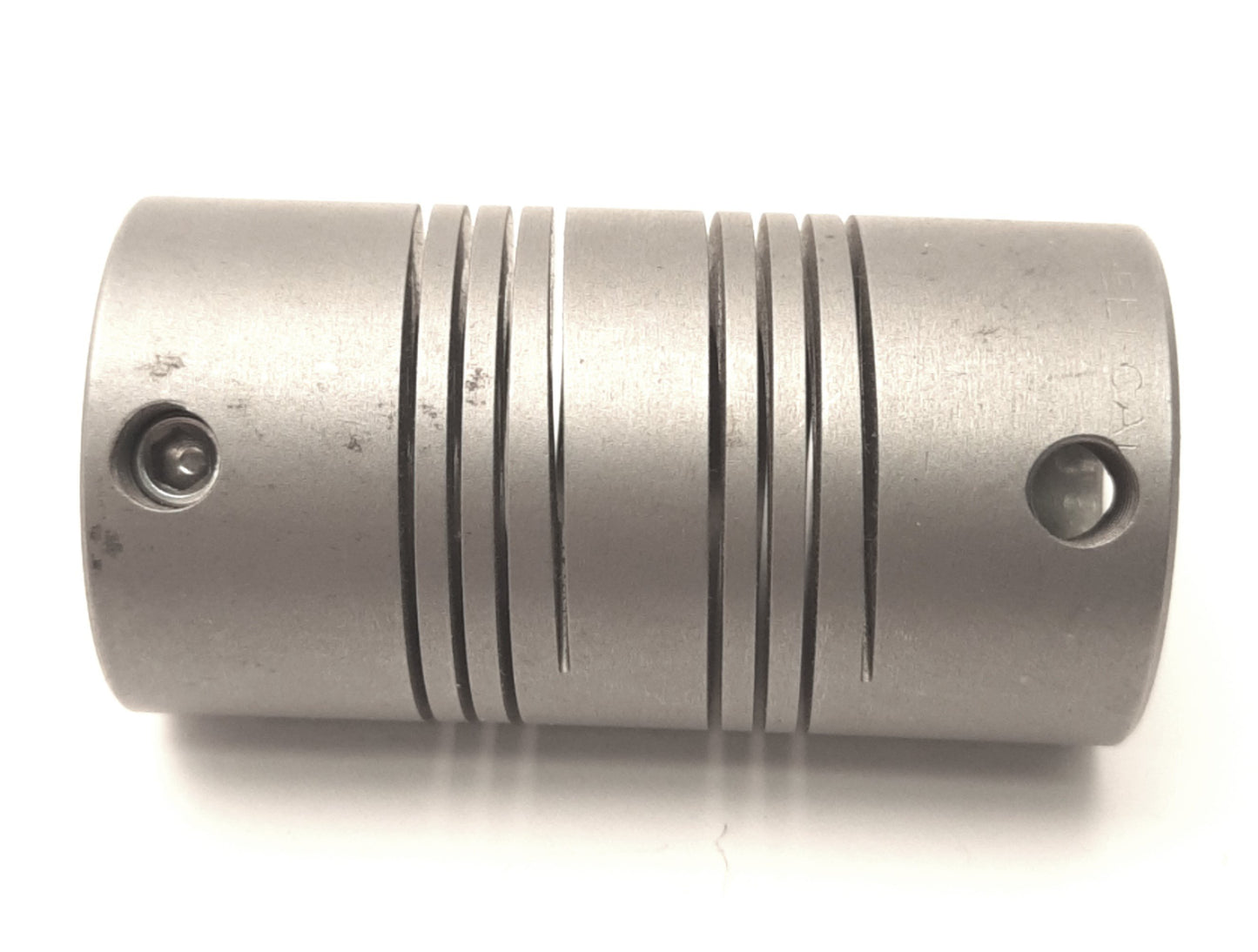 Used Helical MC7125-20-20 Flexible Coupling 5/8" Bore w/ Keyway, *Missing Set Screws*