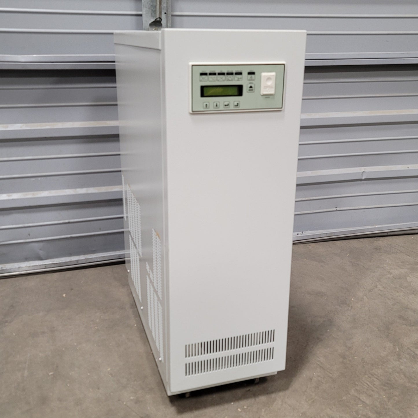 Used Georator T3AFC-11-5K-BB Single Phase Frequency Converter 5kVA, 220VAC, 50/60Hz