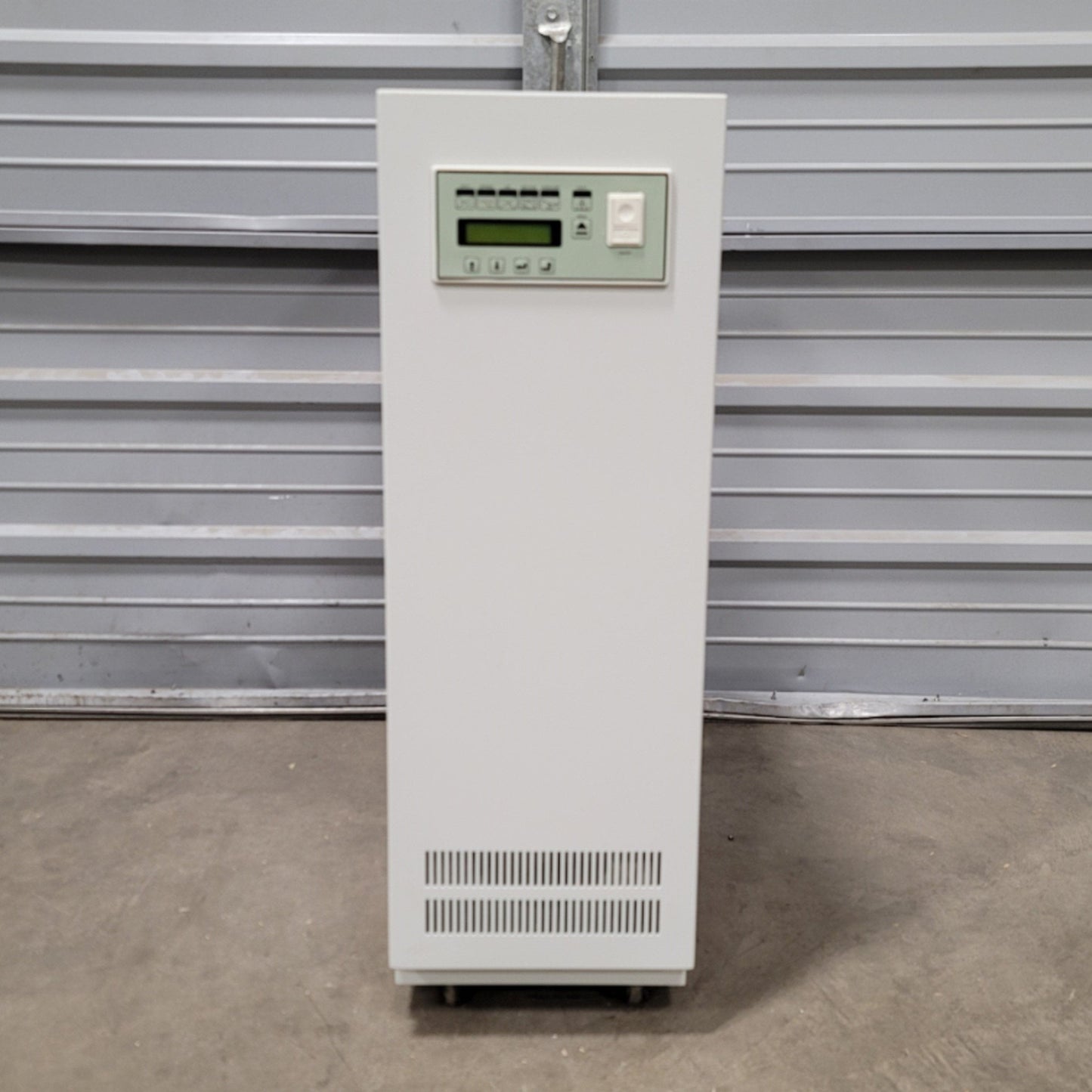 Used Georator T3AFC-11-5K-BB Single Phase Frequency Converter 5kVA, 220VAC, 50/60Hz
