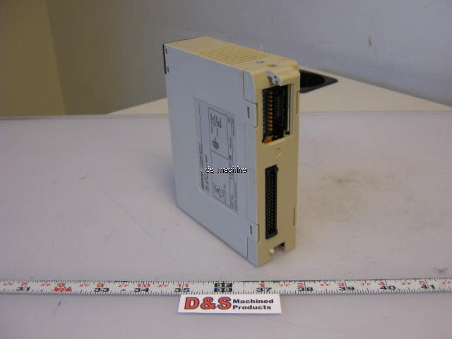 Used Omron C200H-NC211 PLC NC Module 12-24VDC Input 5-24VDC Output