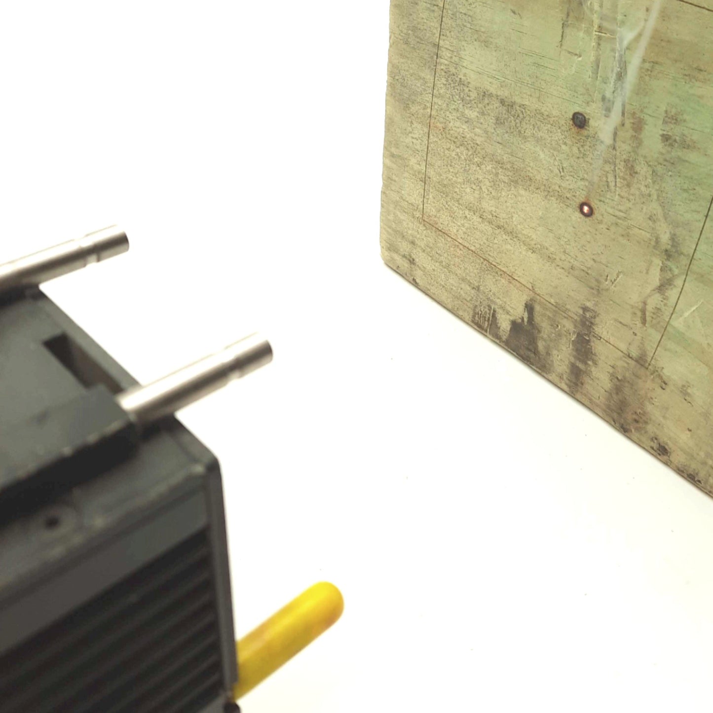 Used Synrad J48-2W-7138 Carbon Dioxide Laser Head 25W 10.6µm 3.5mm Beam 30VDC 14A