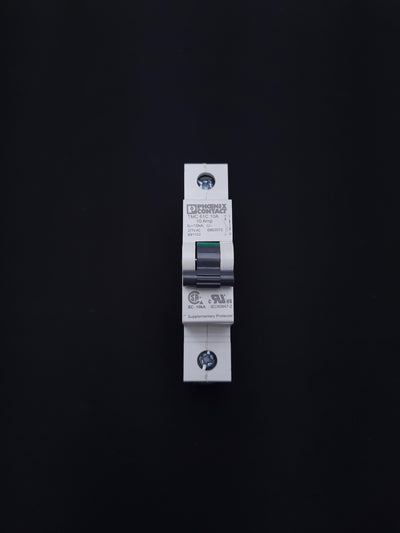 New Lot of 4 Phoenix Contact 0902072 Circuit Breaker 277VAC 415VAC 10A 1 Pole DIN