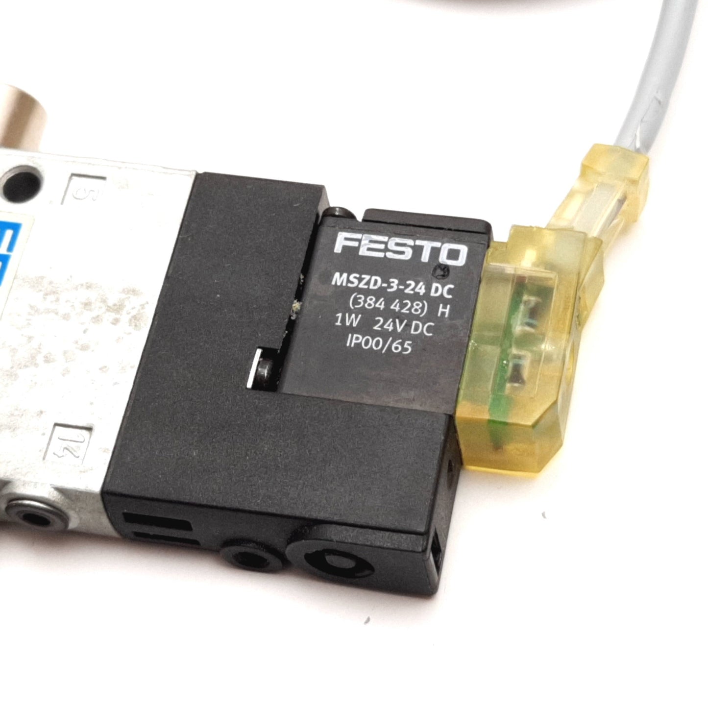Used Festo CPE10-M1H-5LS-M5 Solenoid Valve, 2-Position 5-Port, Coil: 24VDC, M5x0.8