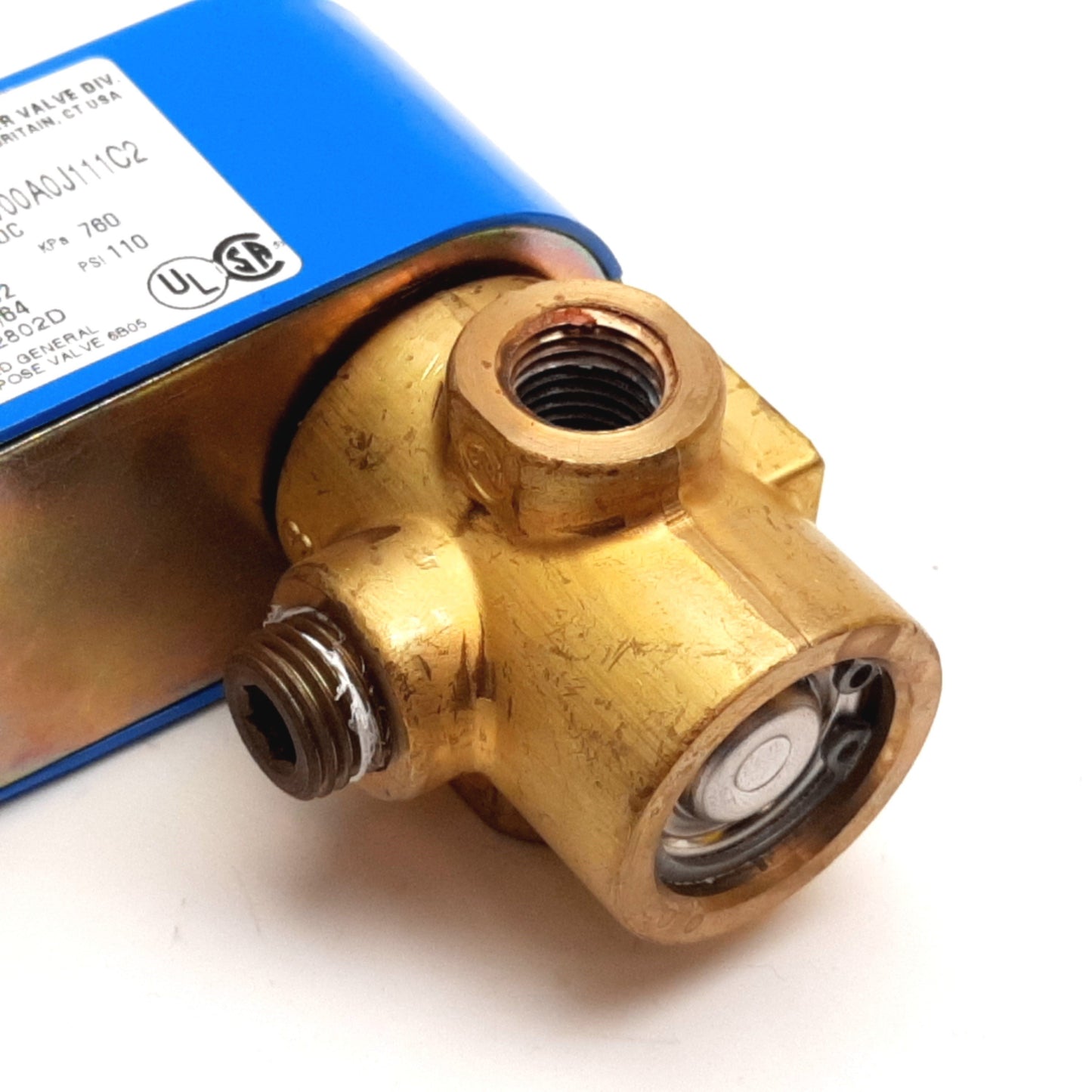 Used Parker 7131TBN2LV00A0J111C2 Solenoid Valve, 3-Way N/C, Coil: 24VDC, 1/4" NPT
