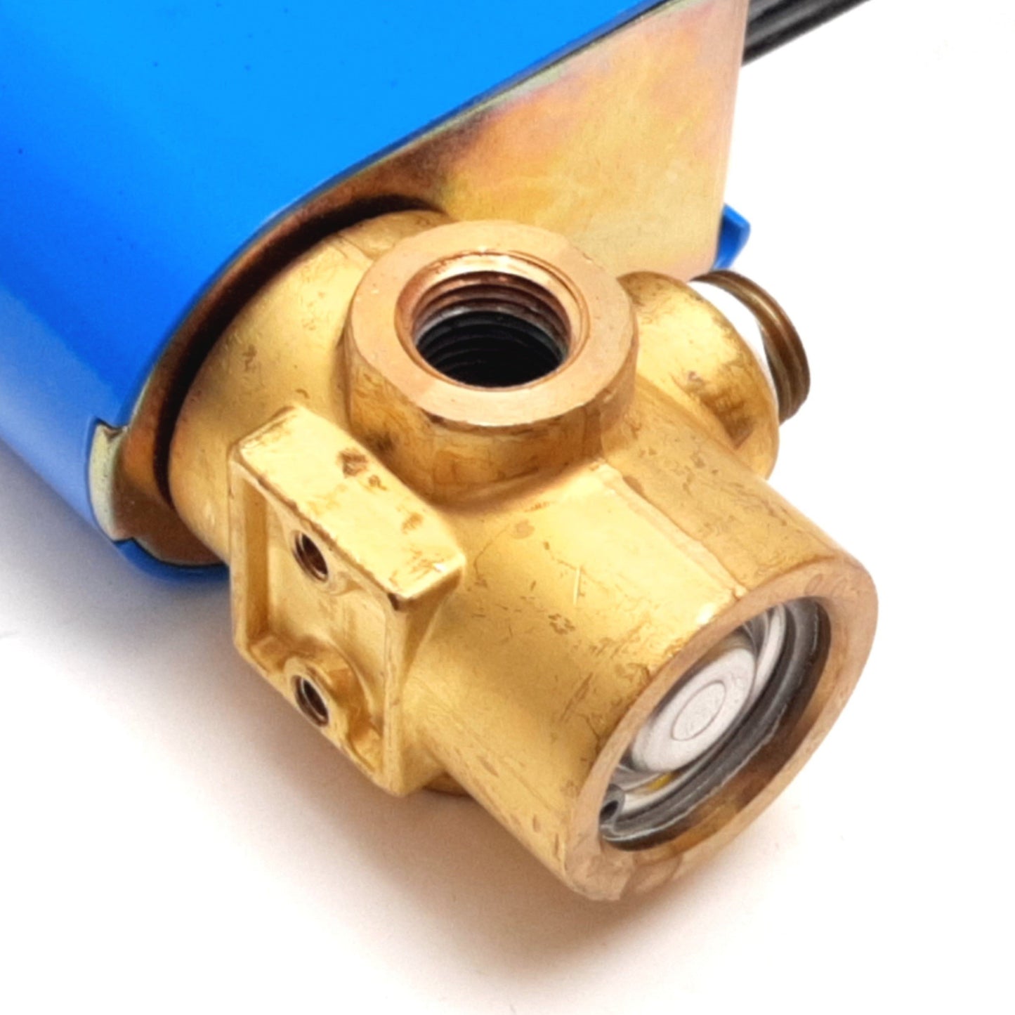 Used Parker 7131TBN2LV00A0J111C2 Solenoid Valve, 3-Way N/C, Coil: 24VDC, 1/4" NPT