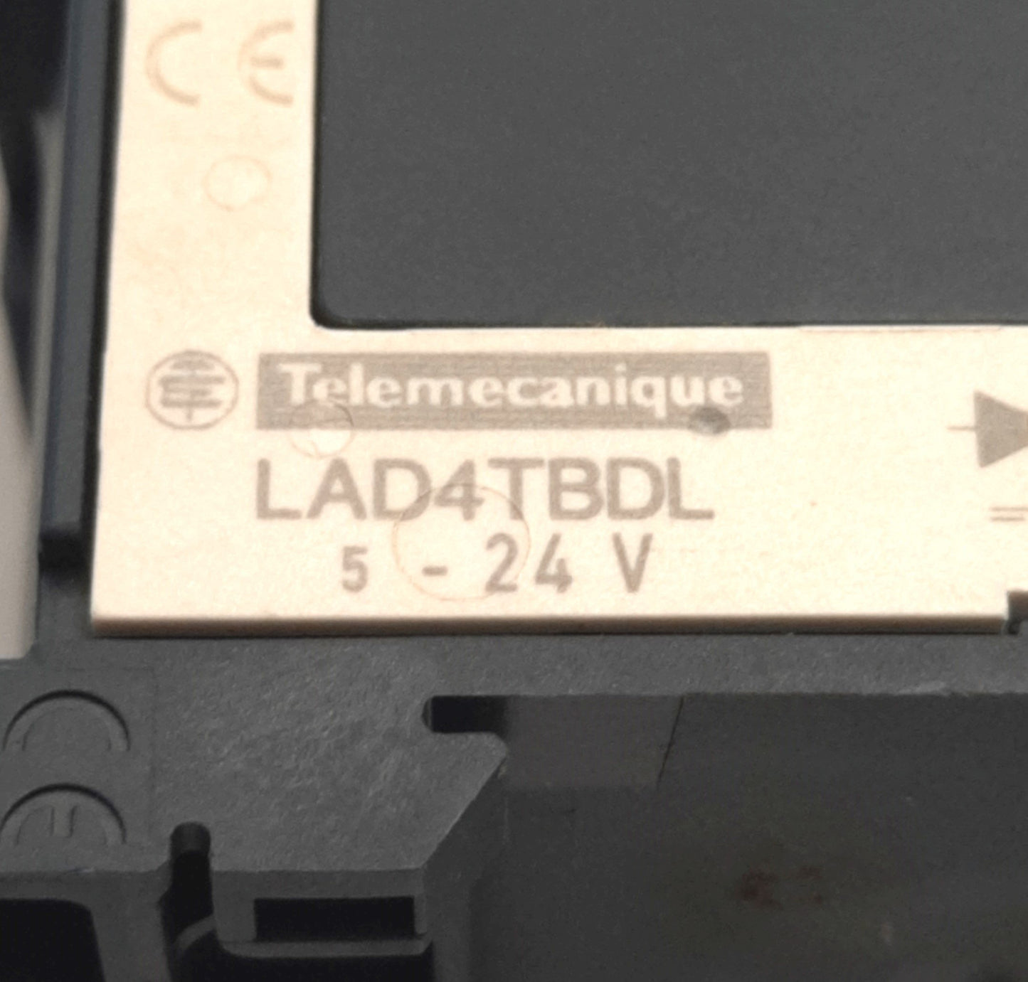 Used Schneider Electric LC1D09BD Square D Contactor 3P, 24v DC Control, w/ LAD4TBDL