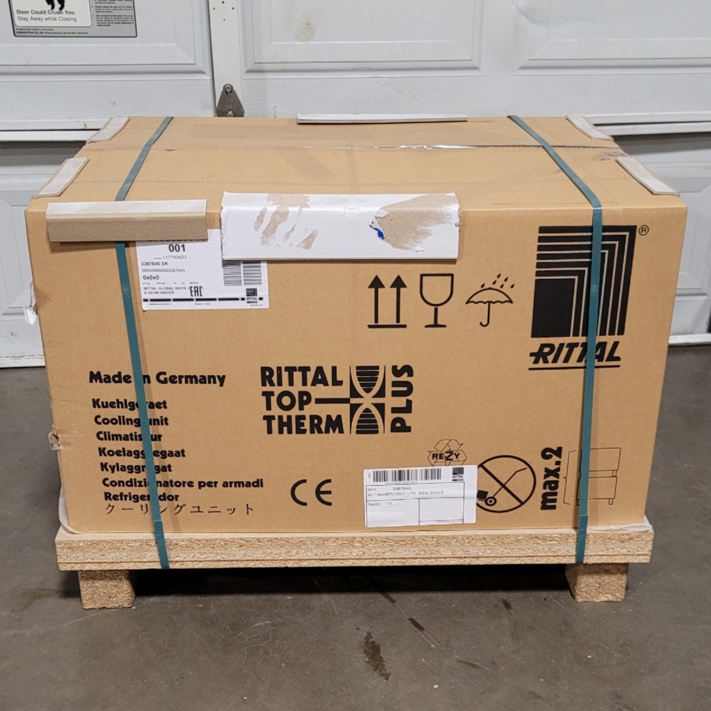 New Rittal 3387640 SK TopTherm Cooling Unit 304 Stainless Steel 460VAC 3-PH 13648BTU