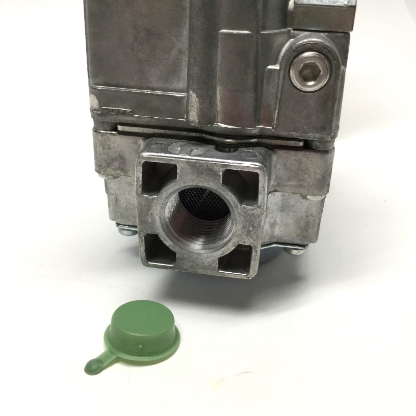 New – Open box Robertshaw Rheem 7E2-DB5-029 60-42462-02 Ignition Gas Valve 24VAC, 150,000BTU/hr