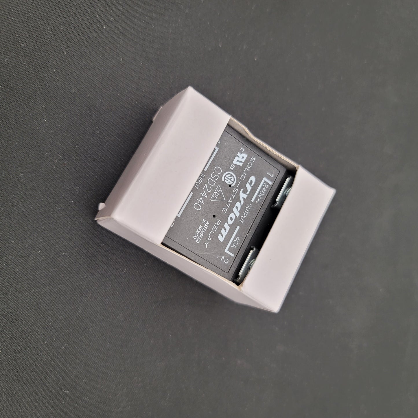 New Crydom CSD2440 Solid State Relay Control: 3.5-15VDC, Output: 240VAC 40A
