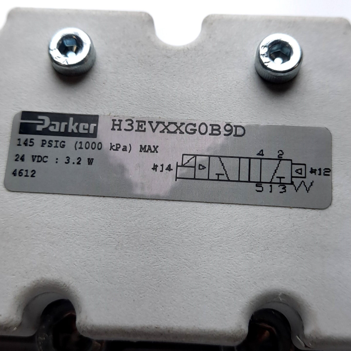Used Parker H3EVXXG0B9D Solenoid Valve, 2-Position 5-Port, Coil: 24VDC, 145psi Max