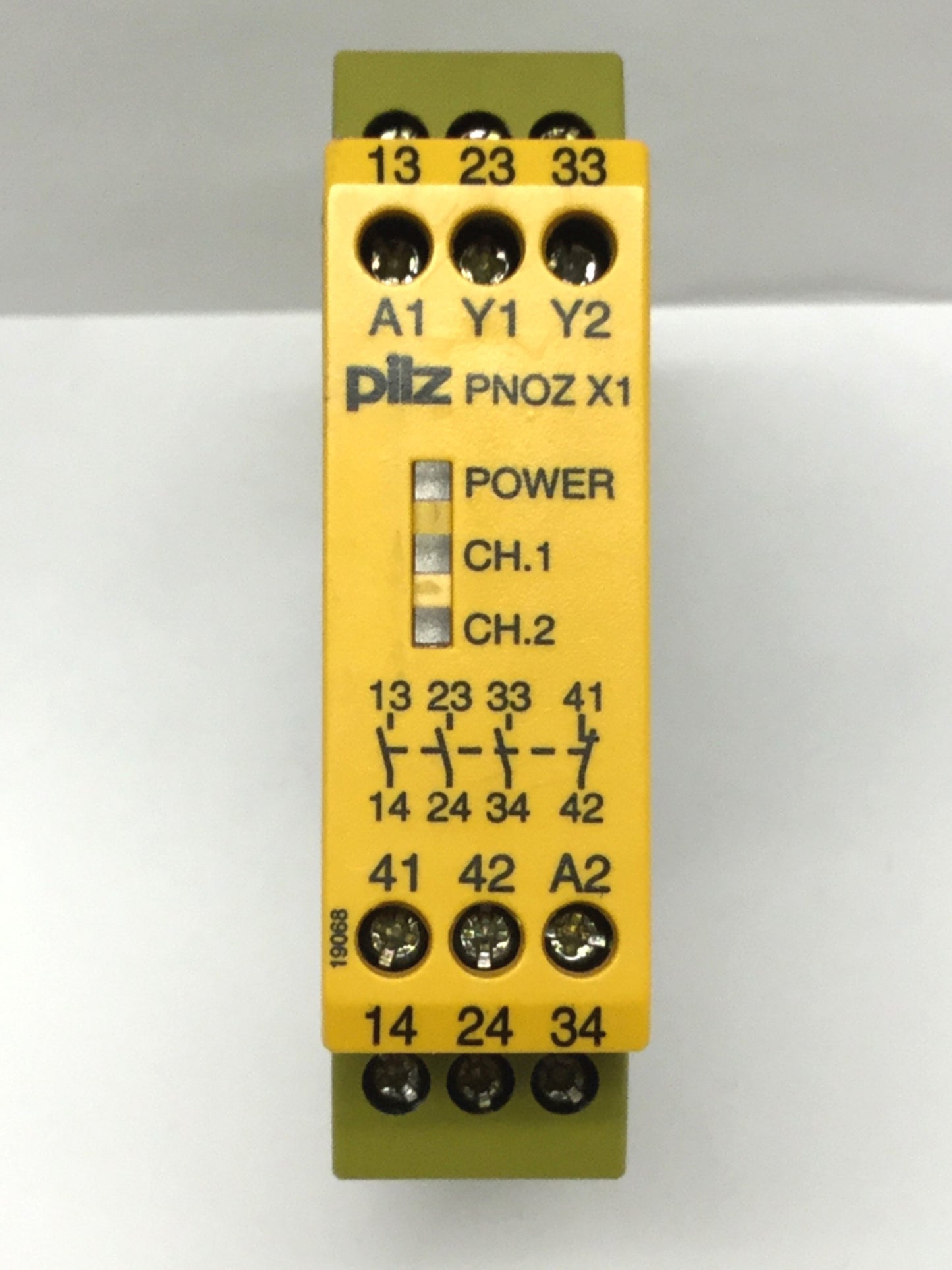 Used Pilz PNOZ 774300 Emergency Stop Safety Relay, 3x NO 1x NC Contacts, 24VAC/DC