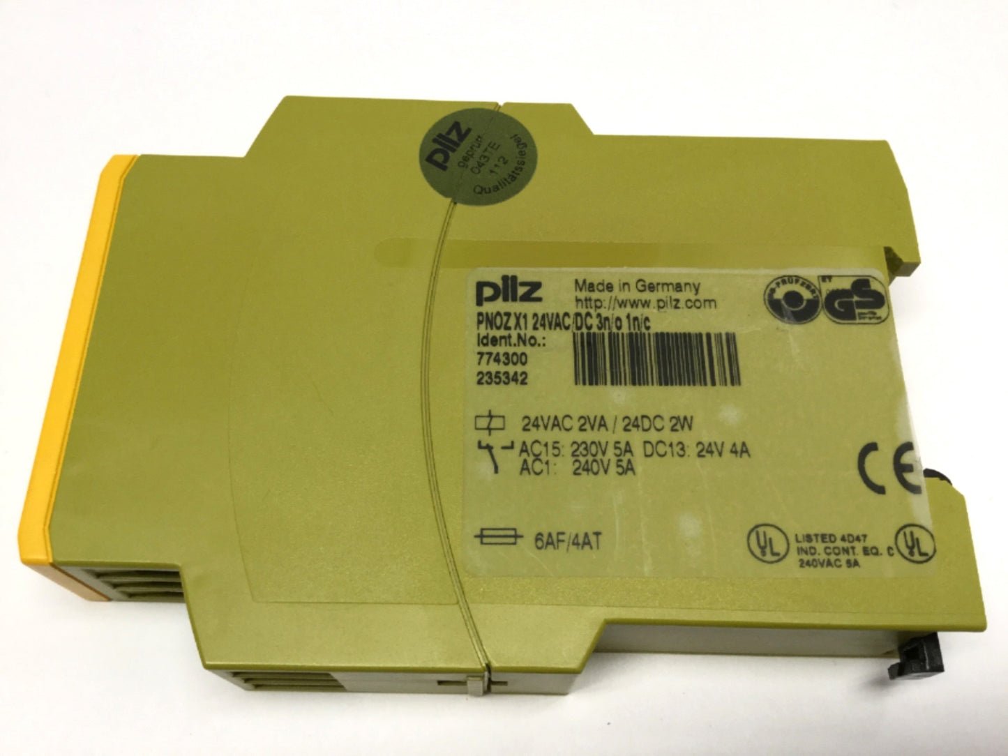 Used Pilz PNOZ 774300 Emergency Stop Safety Relay, 3x NO 1x NC Contacts, 24VAC/DC