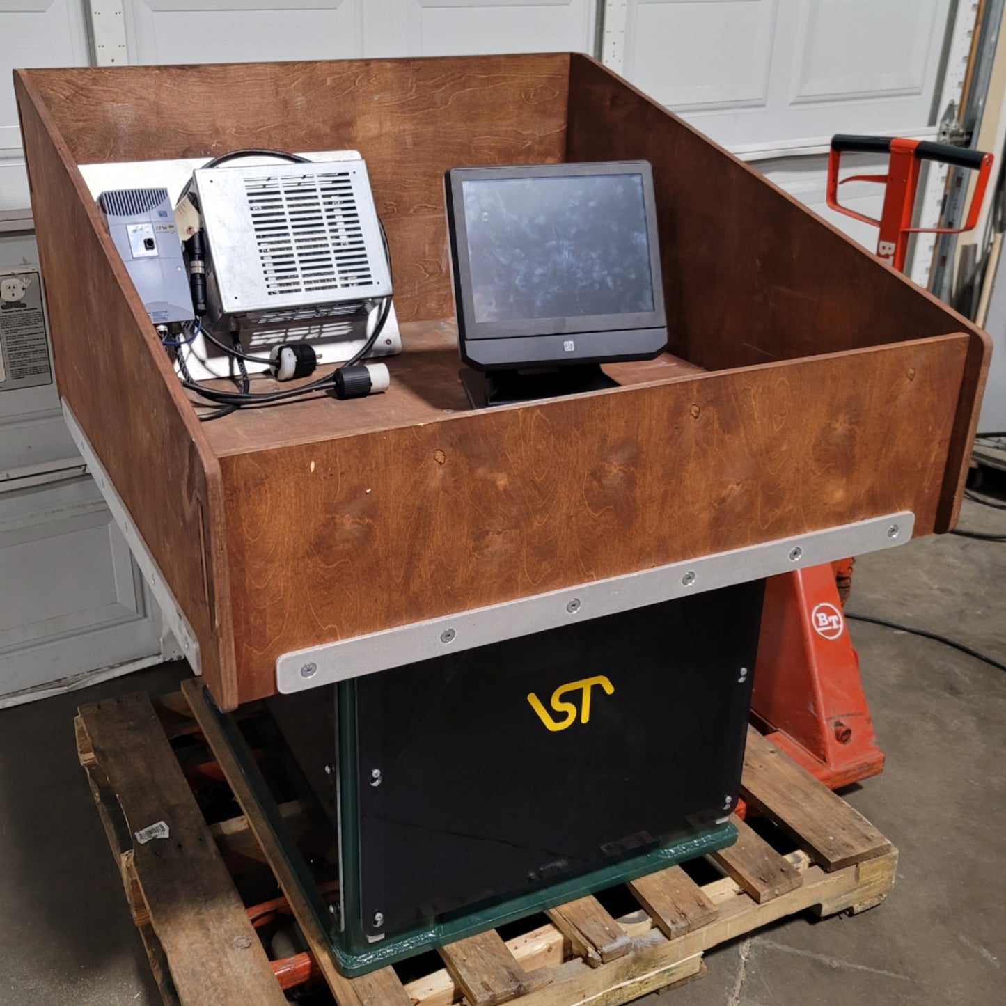 Used VST TS300-4242-VL Transportation Simulator 42"x42" Table 0.1-5Hz 300lb Capacity