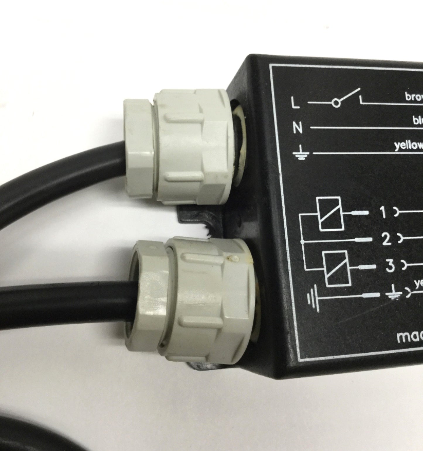 Used VAT Alcatel 26328-KA64-AAG5 Solenoid Vacuum Angle Valve, 180-260VAC, DN25 ISO-KF