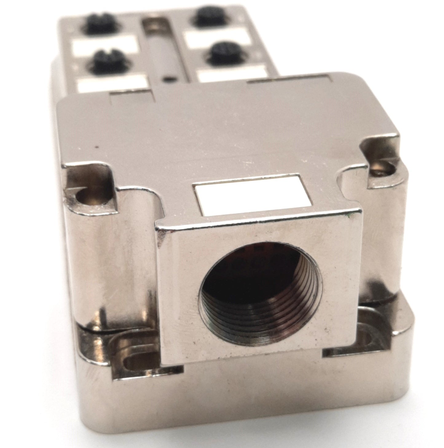New – Open box Weidmüller 1783510000 Actuator Distributor, 8 Sockets, 24V DC SAI-8-MMS 5P M12