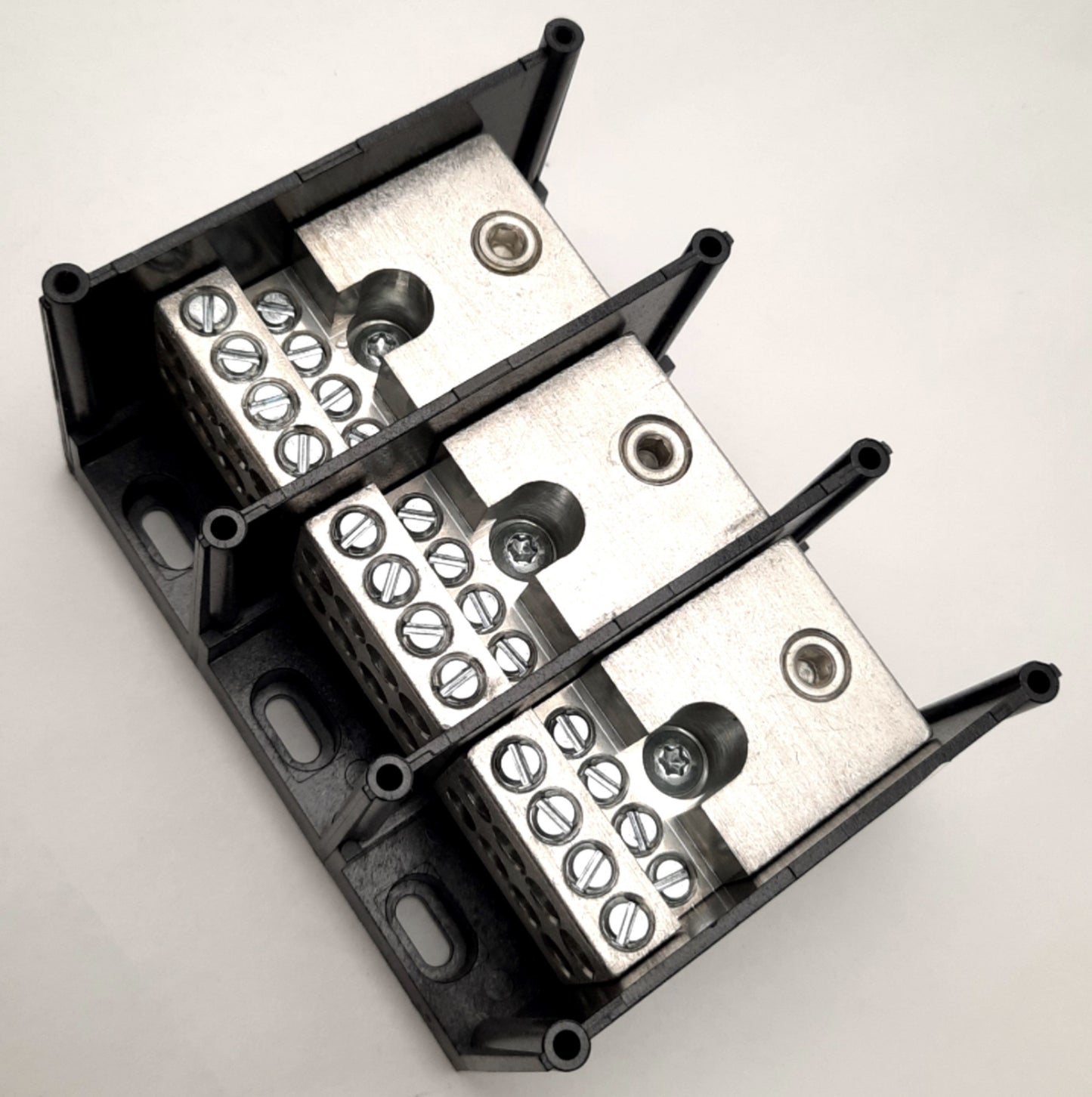 New Ferraz Shawmut 67583 Power Distribution Block 3P 175A 600V, 5" x 4" Base