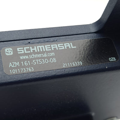 New – Open box Schmersal AZM 161-STS30-08 Safety Switch Left Door Hinge 15,000 N Shearing Force