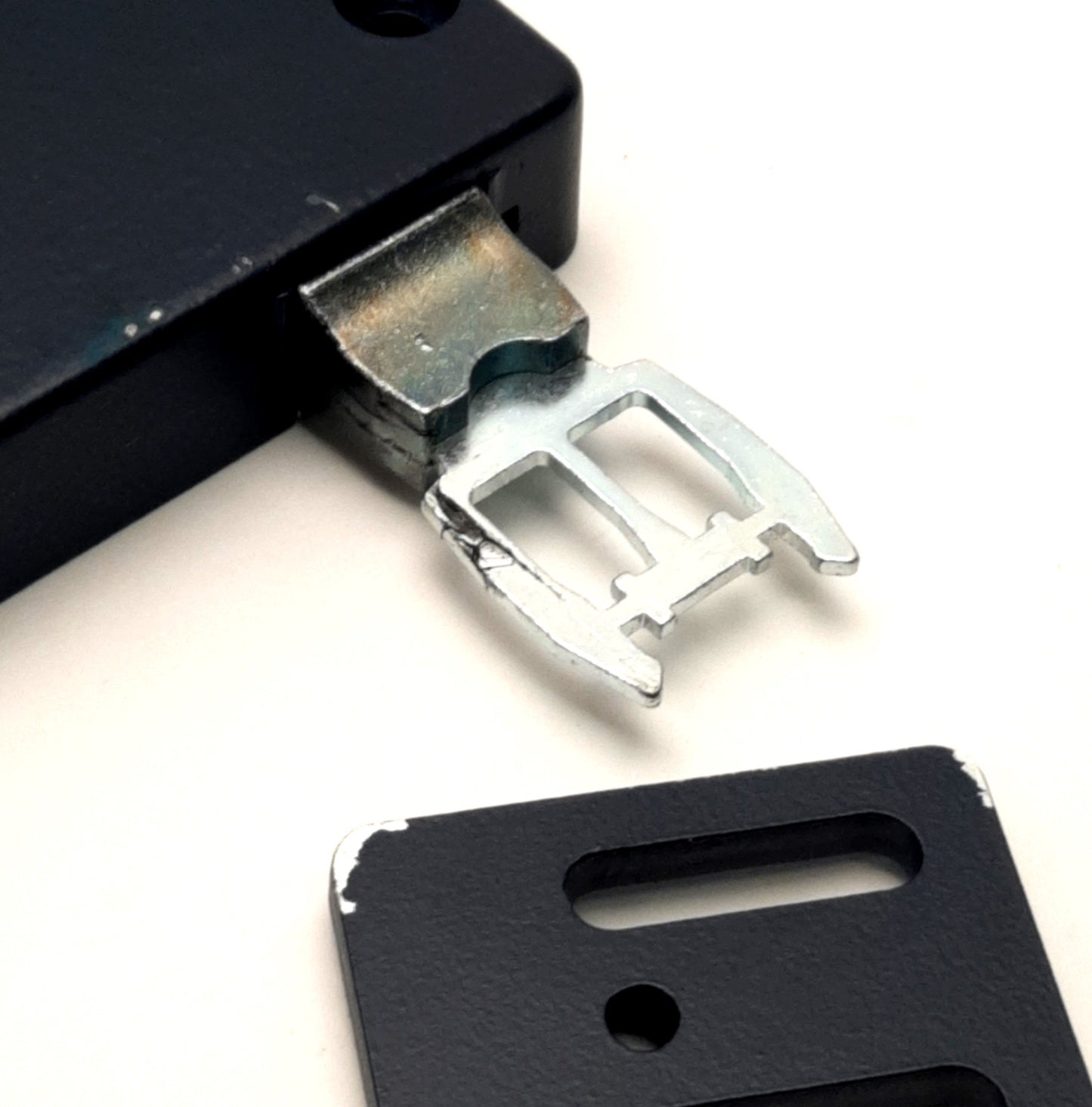 New – Open box Schmersal AZM161-STS30-08 Interlock Door Handle, Left Hinge, 15,000N