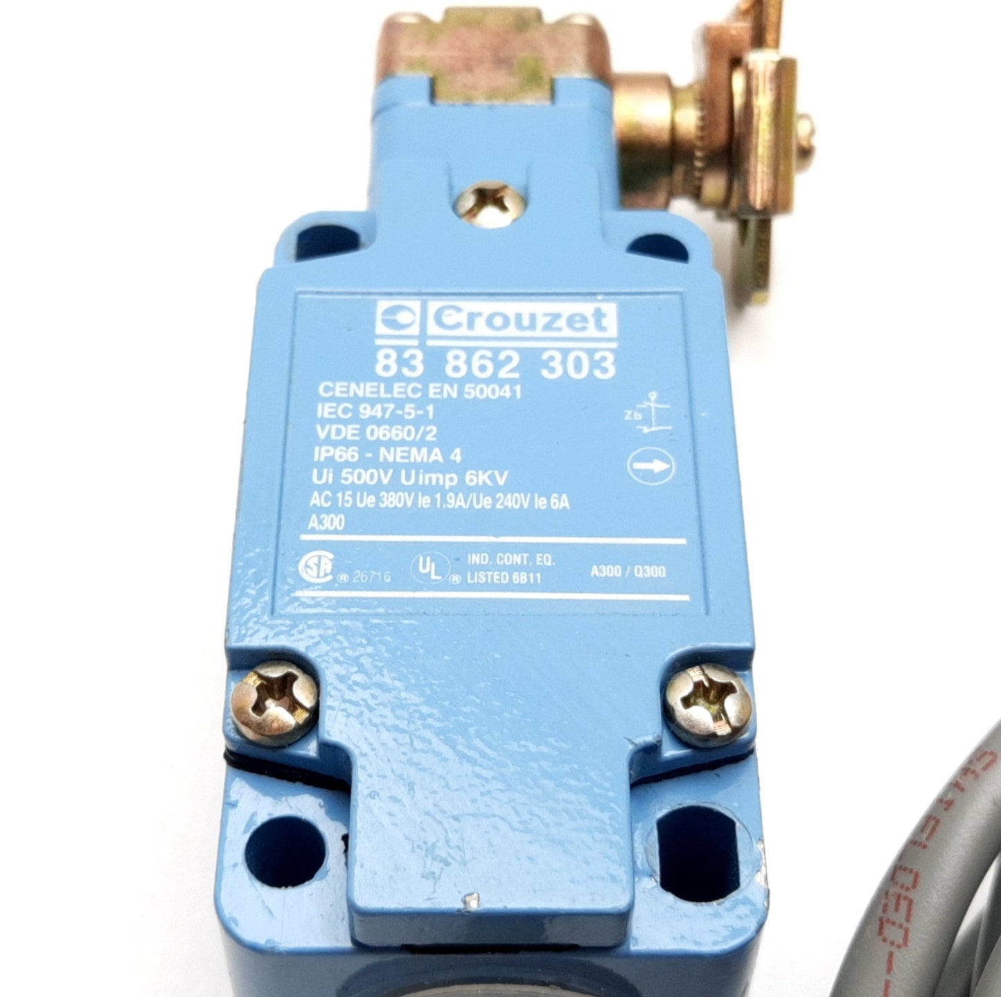 Used Crouzet 83862303 Limit Switch, Roller Lever Actuator, Rating: 240VAC 6A