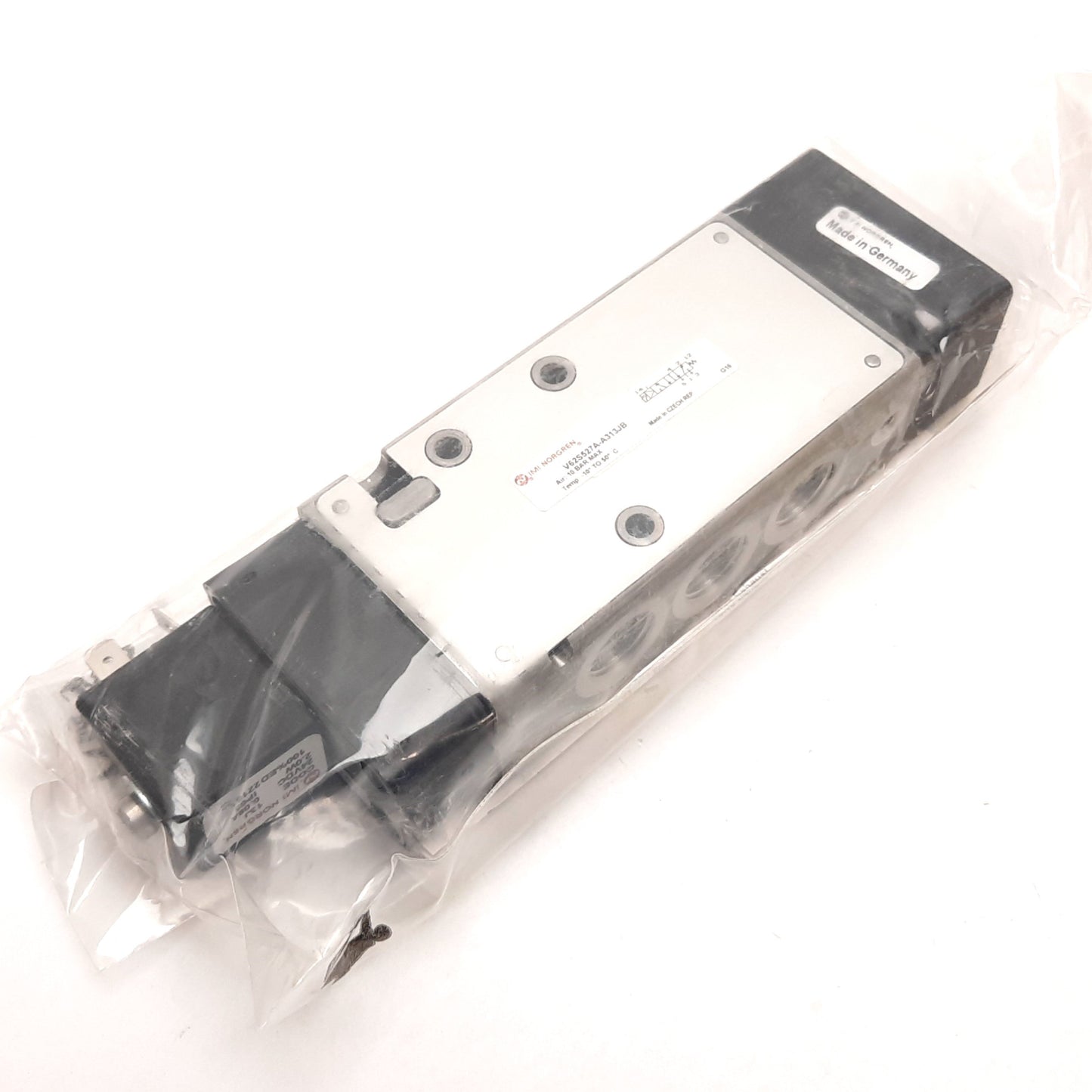 New Norgren V62S527A-A313JB Solenoid Valve, 2-Position 5-Port, 24VDC, 3/8" NPT