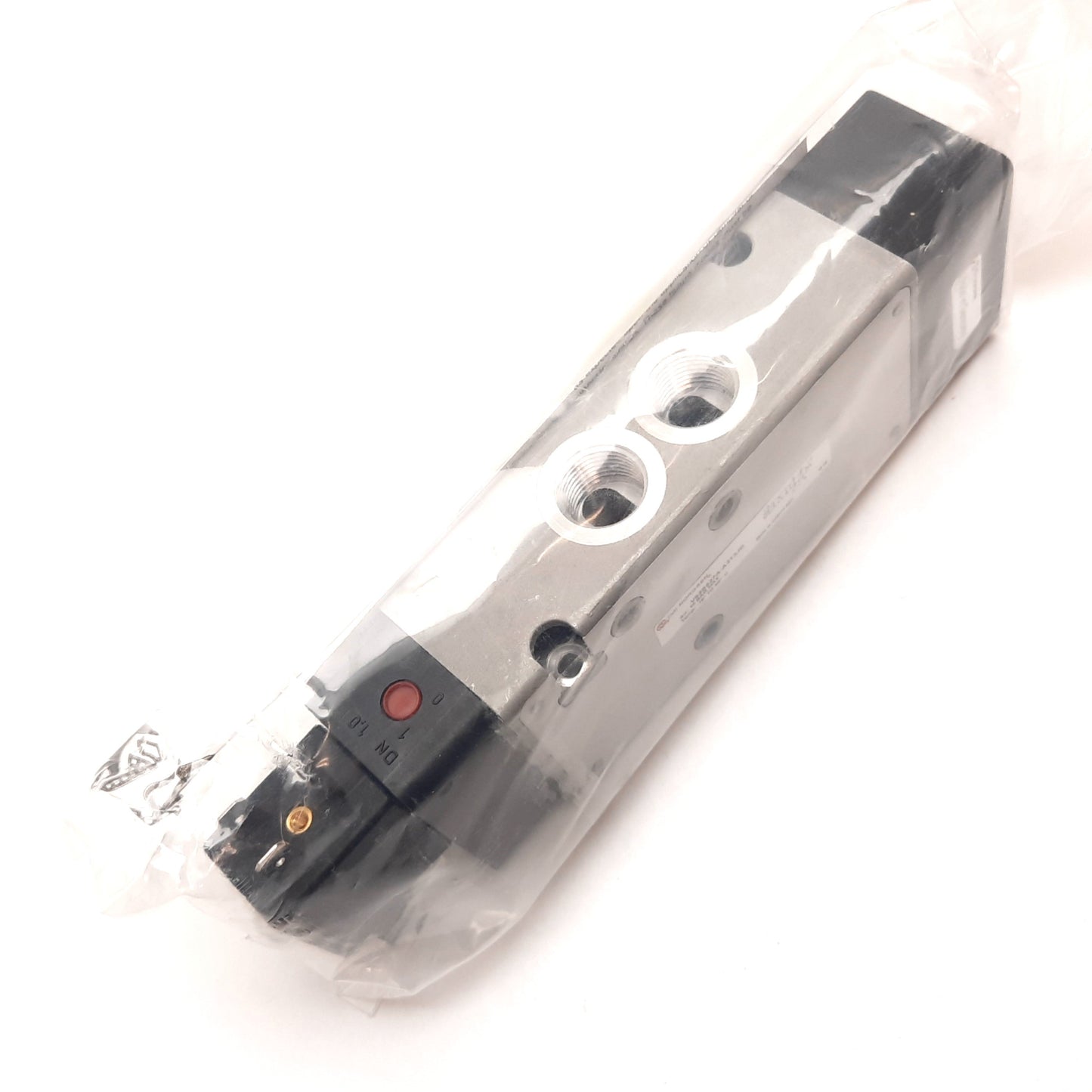 New Norgren V62S527A-A313JB Solenoid Valve, 2-Position 5-Port, 24VDC, 3/8" NPT