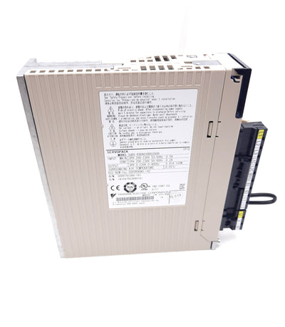New Yaskawa SGDV-R90A01B002000 Servopack Servo Drive 3 Phase 200-230VAC 100W 0.91A