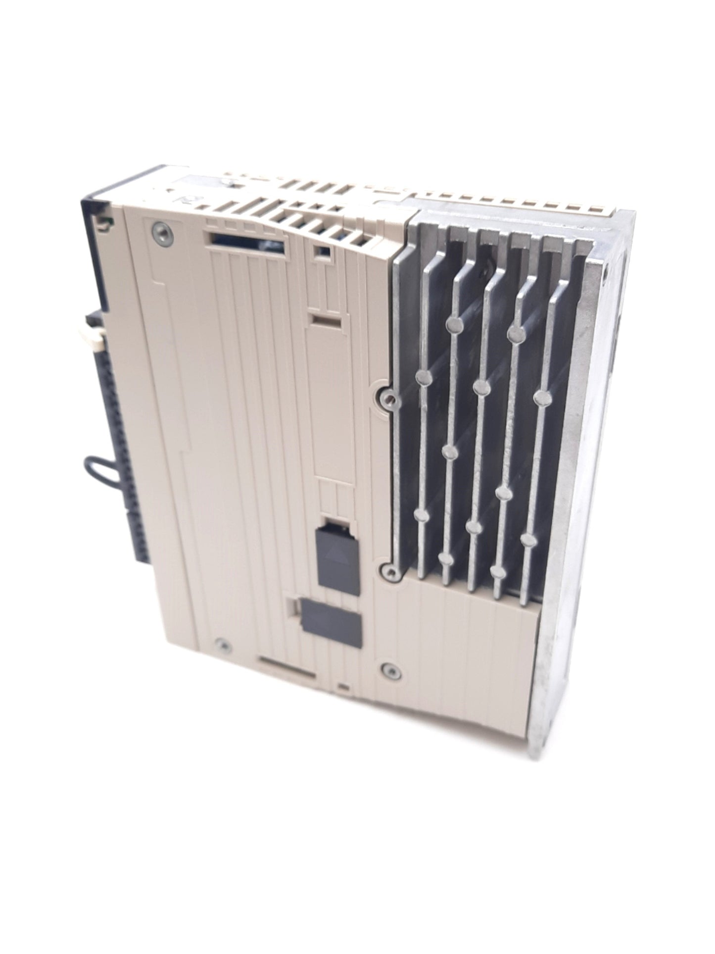 New Yaskawa SGDV-R90A01B002000 Servopack Servo Drive 3 Phase 200-230VAC 100W 0.91A