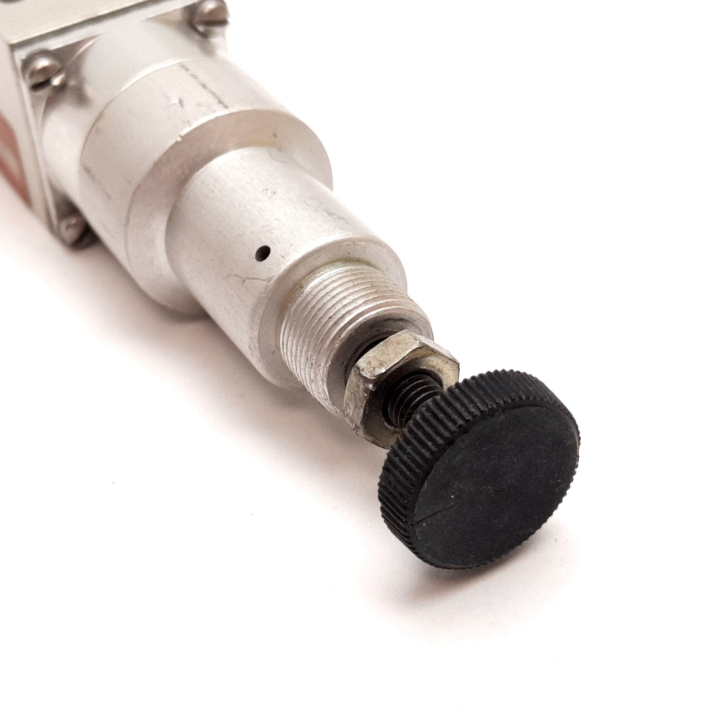Used Numatics 031RS702O Manifold Regulator, Input: 150psi Max, Output: 0-100psi