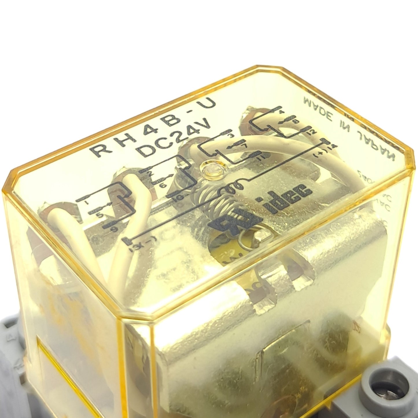 Used IDEC RH4B-UDC24V Relay 24VDC Coil, 240VAC, 10 Amp 4PDT 388Ohms w/ Socket